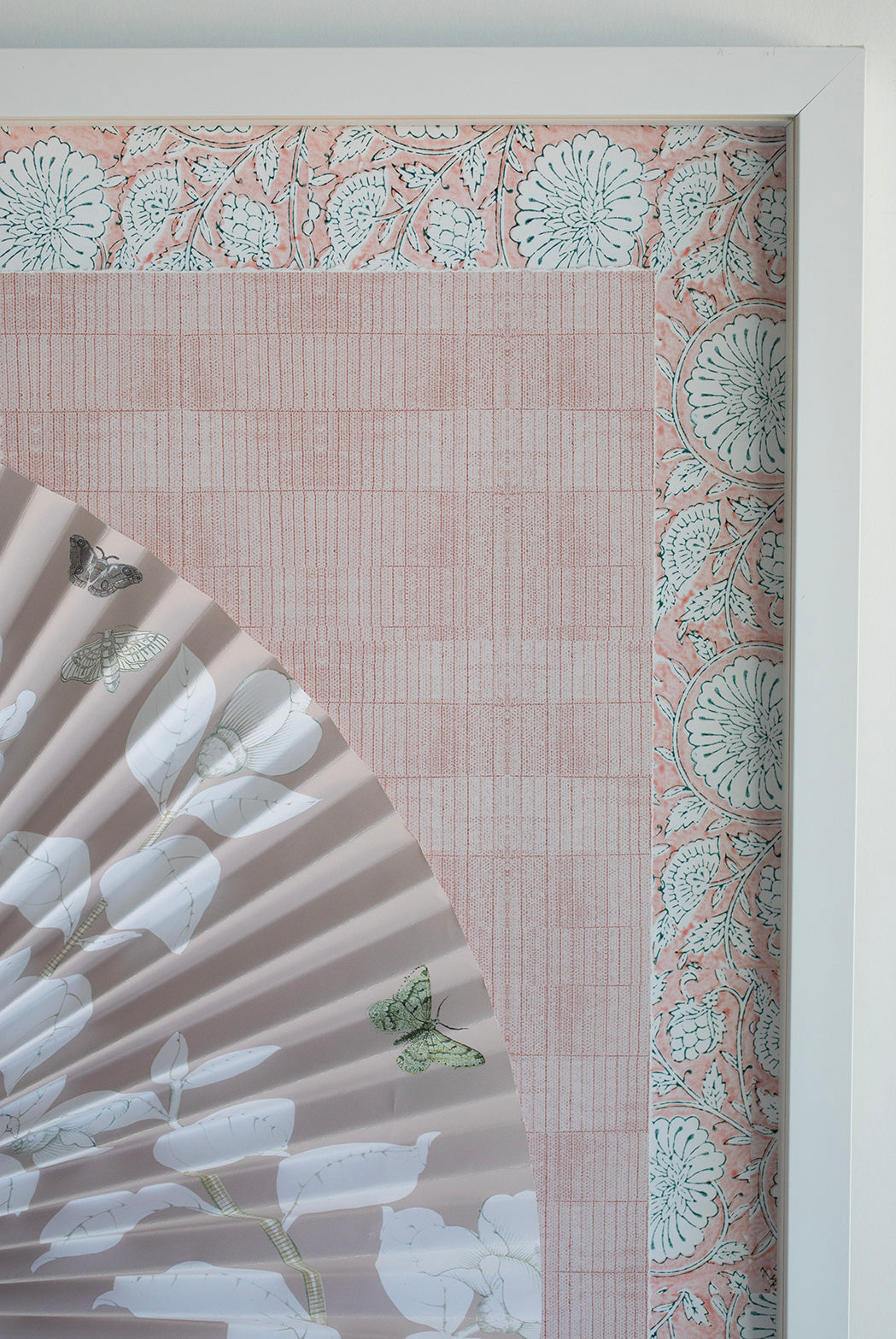 Pleated Dimensional Circle: Pink Chinoiserie